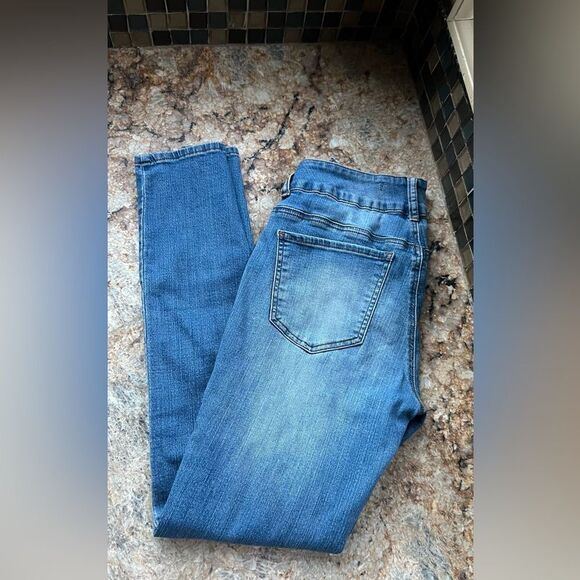 Tiffani Jean - Picture 3 of 10